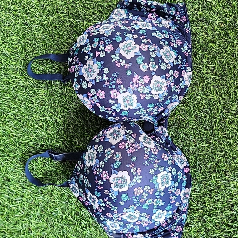 Victoria's Secret Push Up Floral Bra Size 38DD - Picture 7 of 7